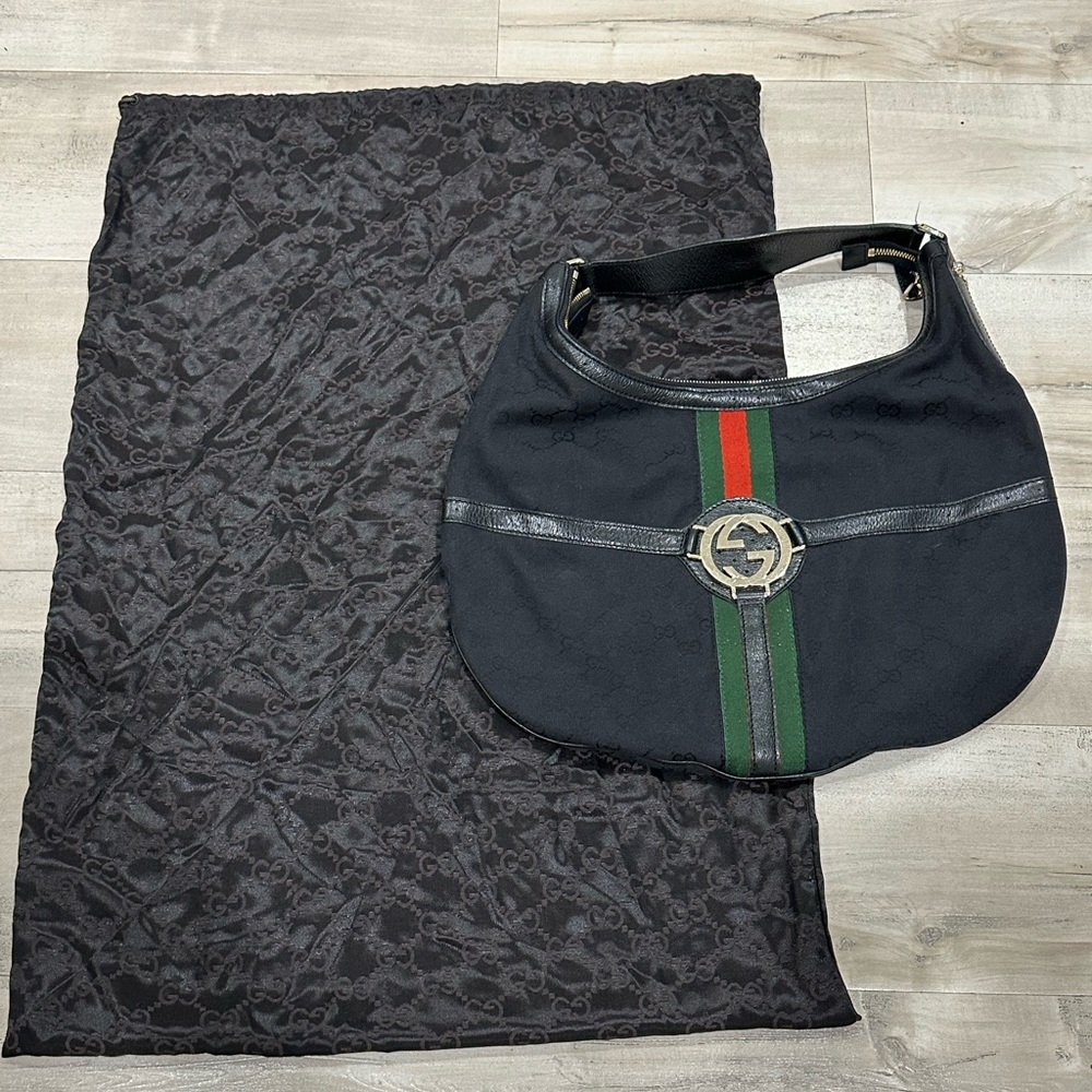 Small vintage Gucci handbag